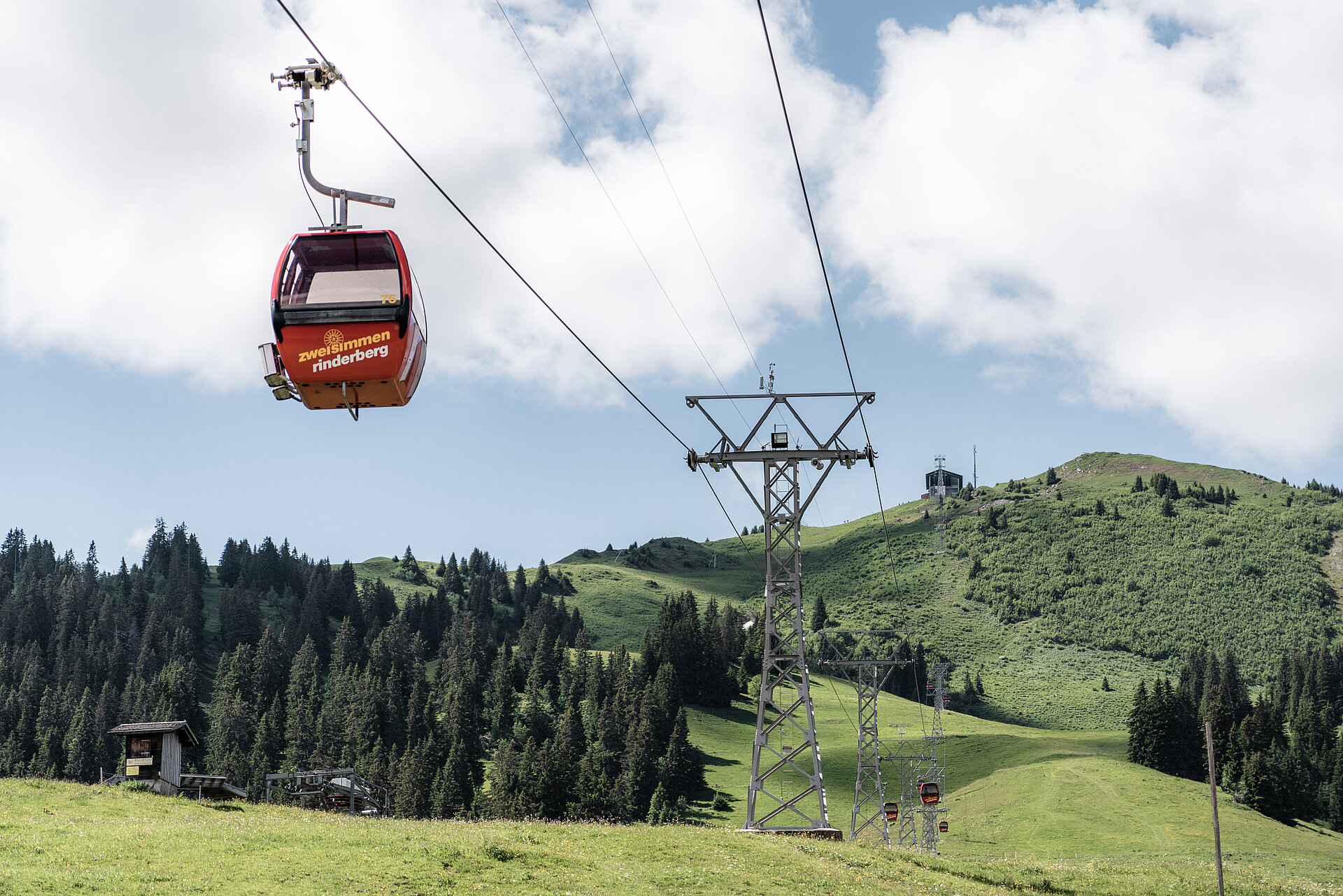 Die Gondelbahn Rinderberg im Sommer